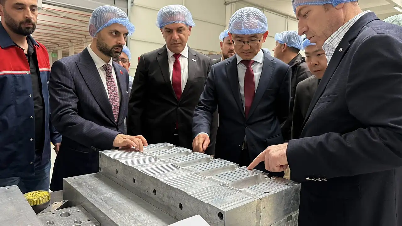 Çin heyeti Konya plastik devini ziyaret etti